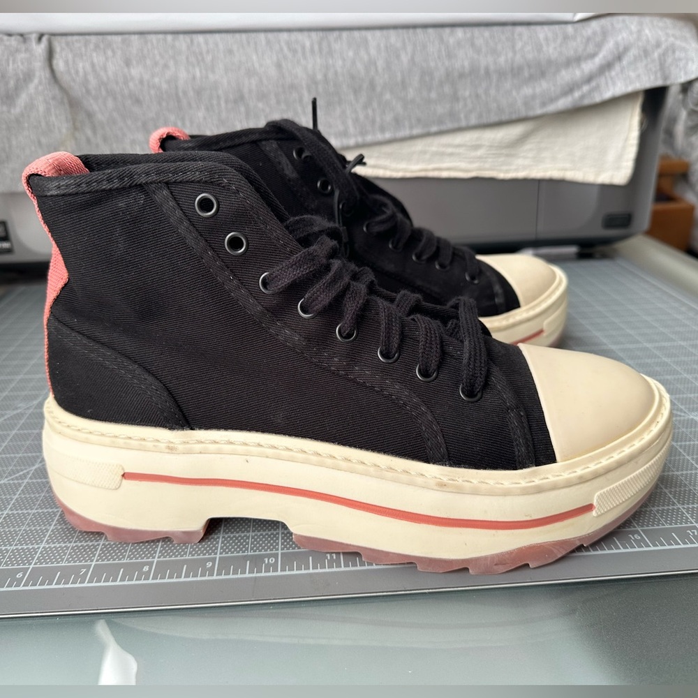 Zara Black Platform Sneakers, Pink Soles Size 39/9, Rare Vintage, New Never Worn